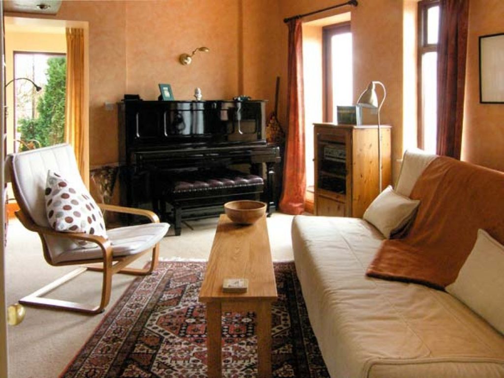 Piano room - Self catering accommodation - Llandudno